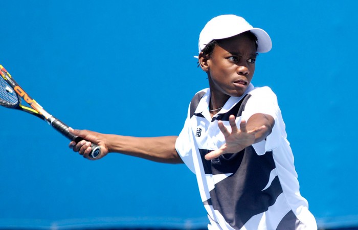 Benard Nkombia in action at the December Showdown at Melbourne Park; Mae Dumrigue