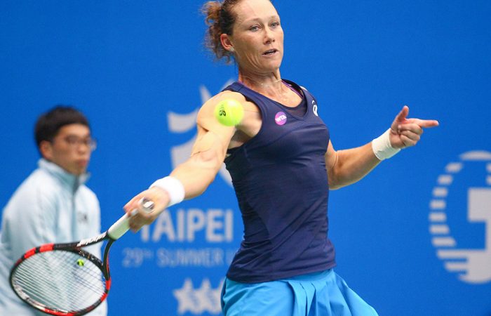 Stosur-forehand-700x450