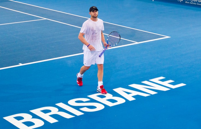 Andy Roddick practicing on Pat Rafter Arena ahead of the Brisbane International 2011.