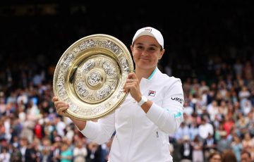 Ash Barty celebrates her 2021 Wimbledon singles triumph. (Getty Images)