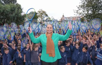 June 25: Jelena Dokic poses with school children during the Wimbledon Preview and Racquet Roadshow Launch at Middle Park Primary School in Melbourne, Australia on Tuesday, June 25, 2024. Photo by TENNIS AUSTRALIA/ SCOTT BARBOUR