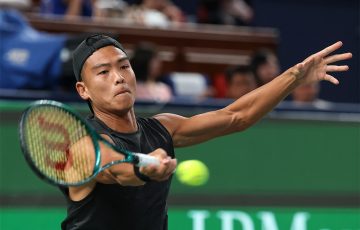 Li Tu in action during Shanghai Masters qualifying. (Getty Images)