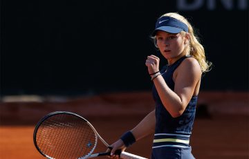 Emerson Jones in action at the junior event at Roland Garros 2024. 