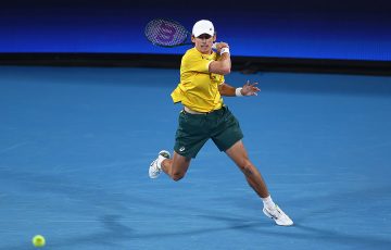 Alex de Minaur triumphs in his first match of the new season at the United Cup in Sydney.