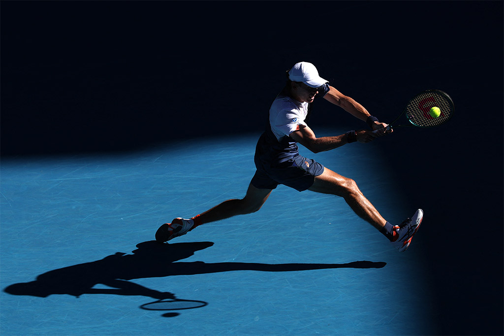 De Minaur into AO fourth round, back in familiar territory