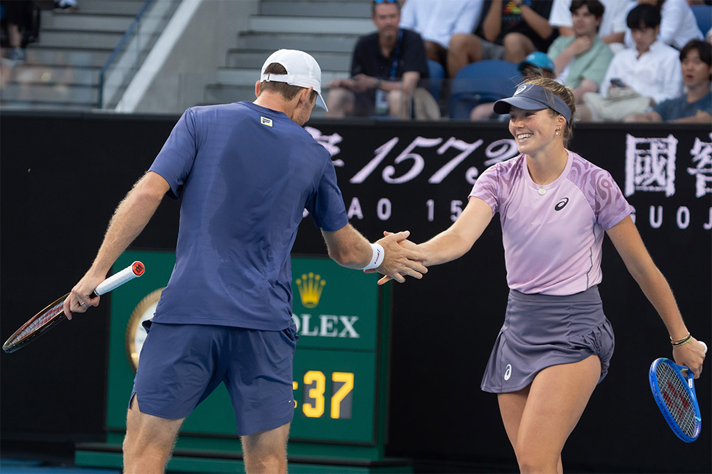 Mixed doubles Peers, Gadecki into Australian Open 2025 final 22