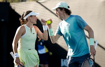 Kimberly Birrell (L) and John-Patrick Smith in mixed doubles action at Australian Open 2025. [Getty Images